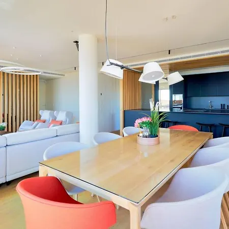 D&r Penthouse On The Beach Apartment