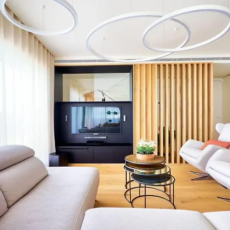 D&r Penthouse On The Beach Apartment