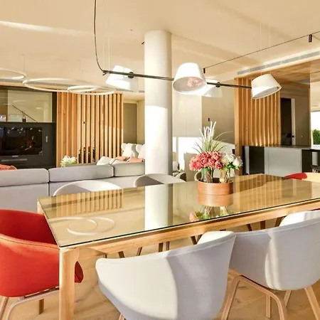 Apartment D&r Penthouse On The Beach Malaga